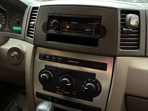 Used 2005 Jeep Grand Cherokee Laredo image 5