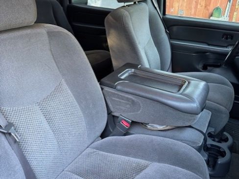 Used 2005 Chevrolet Silverado 2500 LS w/ Heavy-Duty Power Package image 13