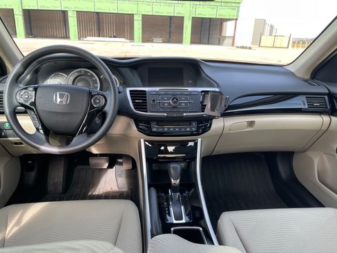 Used 2016 Honda Accord LX image 19