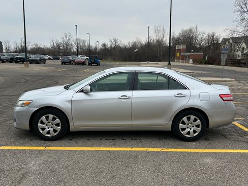 Used 2011 Toyota Camry LE image 8
