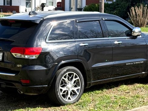 Used 2021 Jeep Grand Cherokee Overland image 4