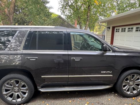 Used 2015 GMC Yukon Denali w/ Open Road Package AWD/4WD image 10