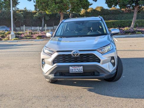 Used 2021 Toyota RAV4 XLE image 11