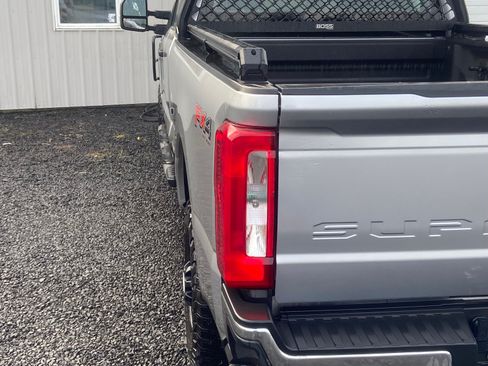 Used 2023 Ford F250 XL w/ FX4 Off-Road Package image 5