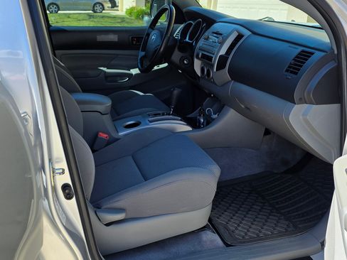 Used 2011 Toyota Tacoma PreRunner w/ TRD Off-Road Pkg w/JBL Audio image 11