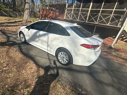 Used 2025 Toyota Corolla LE w/ LE Premium Package image 1