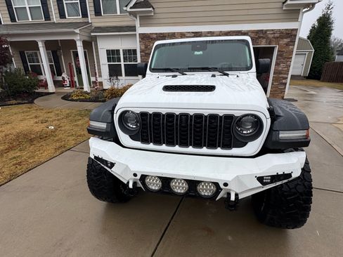 Used 2024 Jeep Gladiator Mojave w/ Technology Group image 4