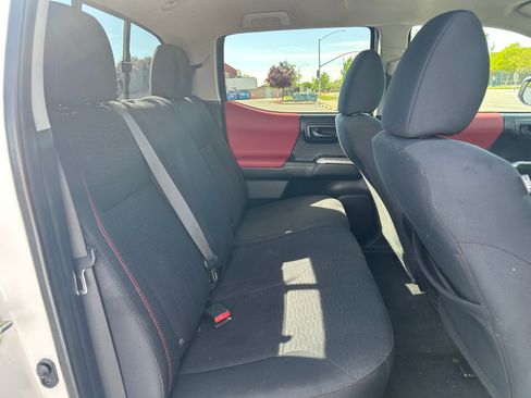 Used 2016 Toyota Tacoma SR5 w/ SR5 Appearance Package (DN) image 20