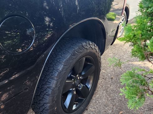 Used 2017 RAM 1500 Express w/ Black Ram 1500 Express Group image 4