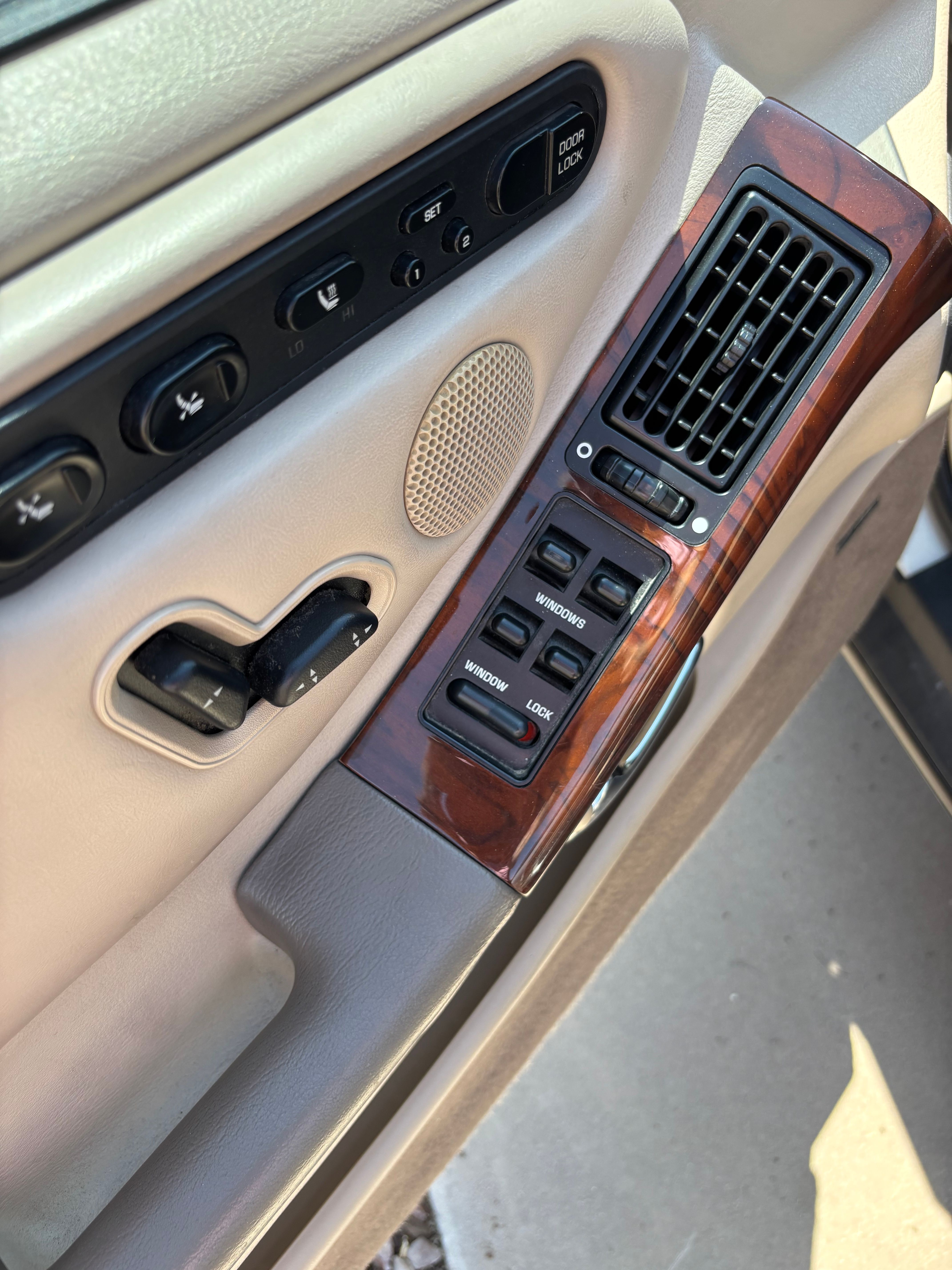 Used 1999 Oldsmobile Aurora FWD image 13
