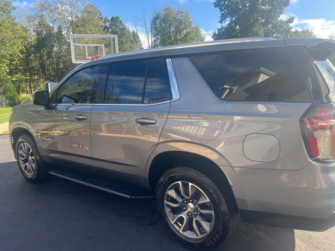 Used 2021 Chevrolet Tahoe LT w/ LT Signature Package AWD/4WD image 2