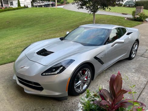 Used 2017 Chevrolet Corvette Stingray Coupe w/ 2LT Preferred Equipment Group image 2