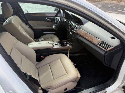 Used 2013 Mercedes-Benz E 350 Sedan image 17