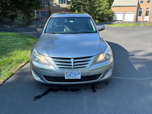 Used 2013 Hyundai Genesis 3.8 w/ Premium Pkg image 6