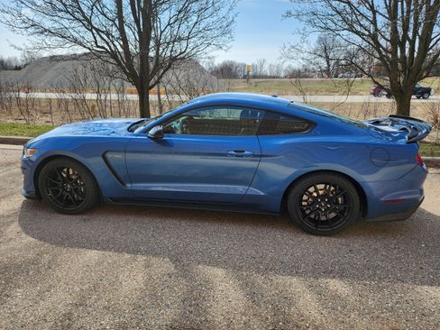 Used 2019 Ford Mustang Shelby GT350 w/ Technology Package image 8