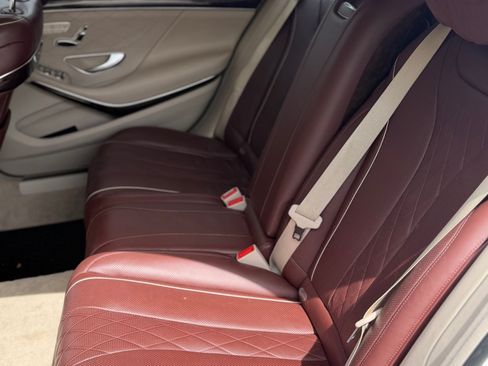 Used 2018 Mercedes-Benz S 560 Sedan image 12