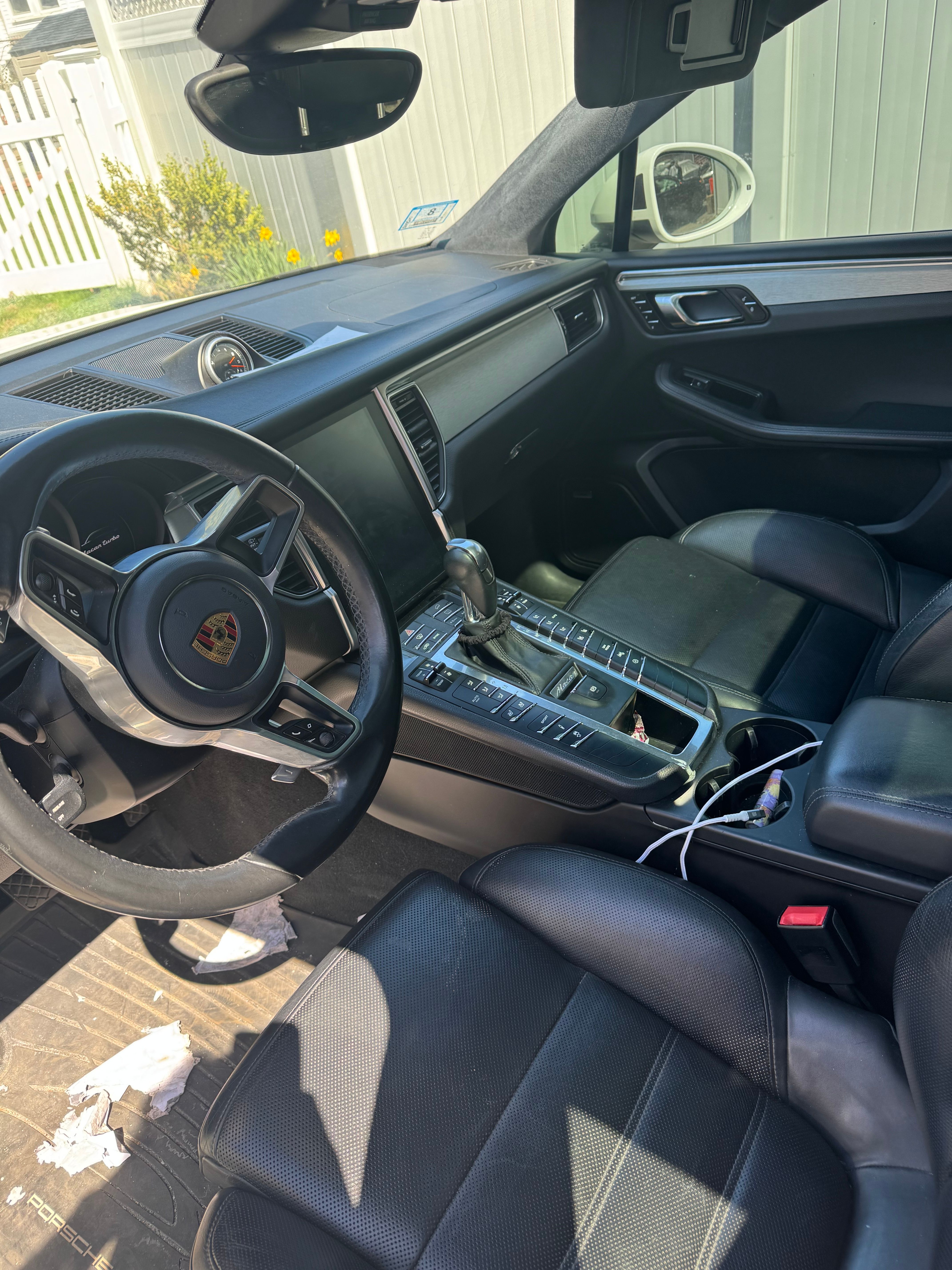Used 2016 Porsche Macan Turbo AWD/4WD image 4