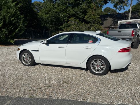 Used 2018 Jaguar XE Premium AWD/4WD image 5