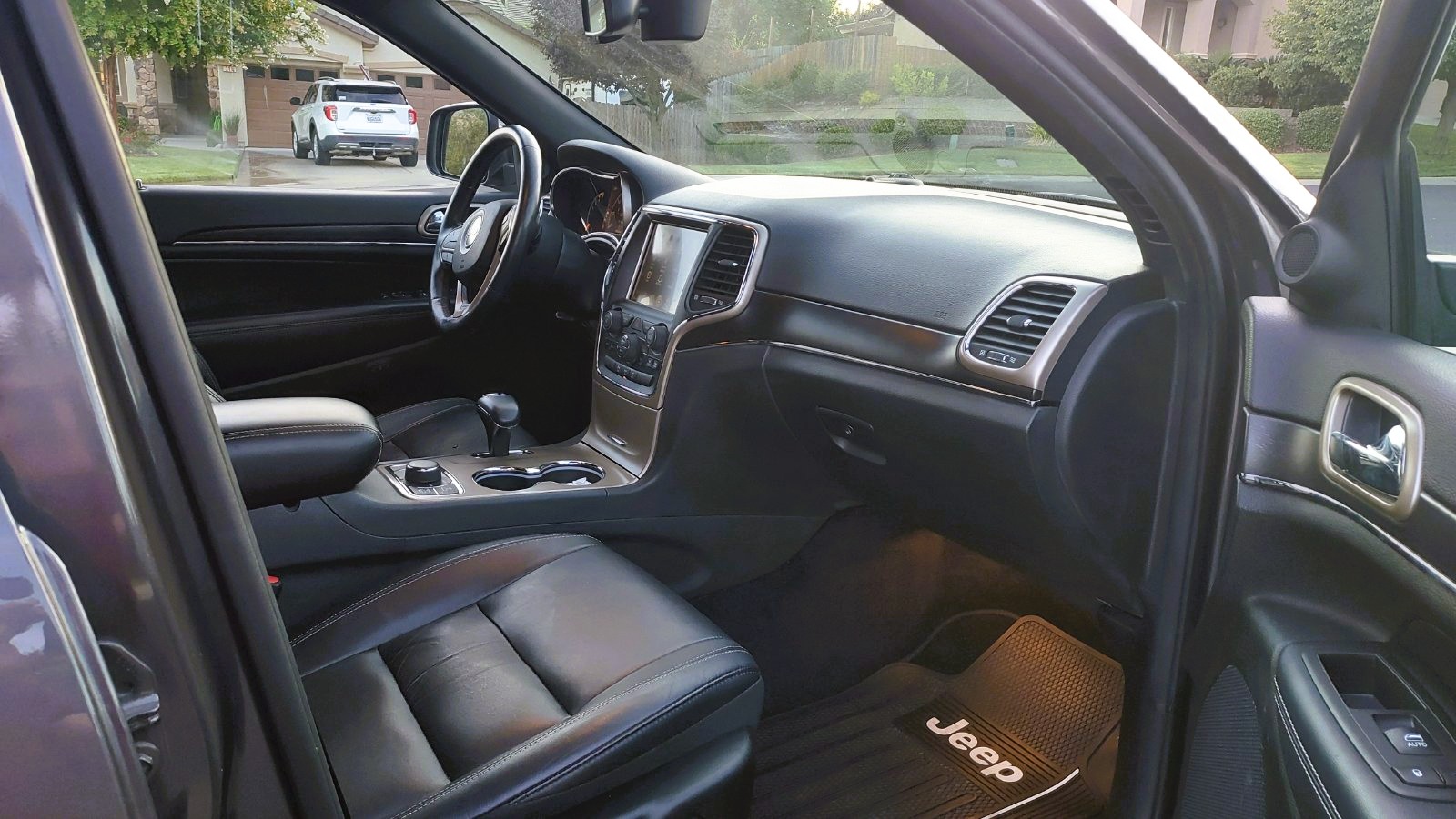 Used 2014 Jeep Grand Cherokee Limited AWD/4WD image 17