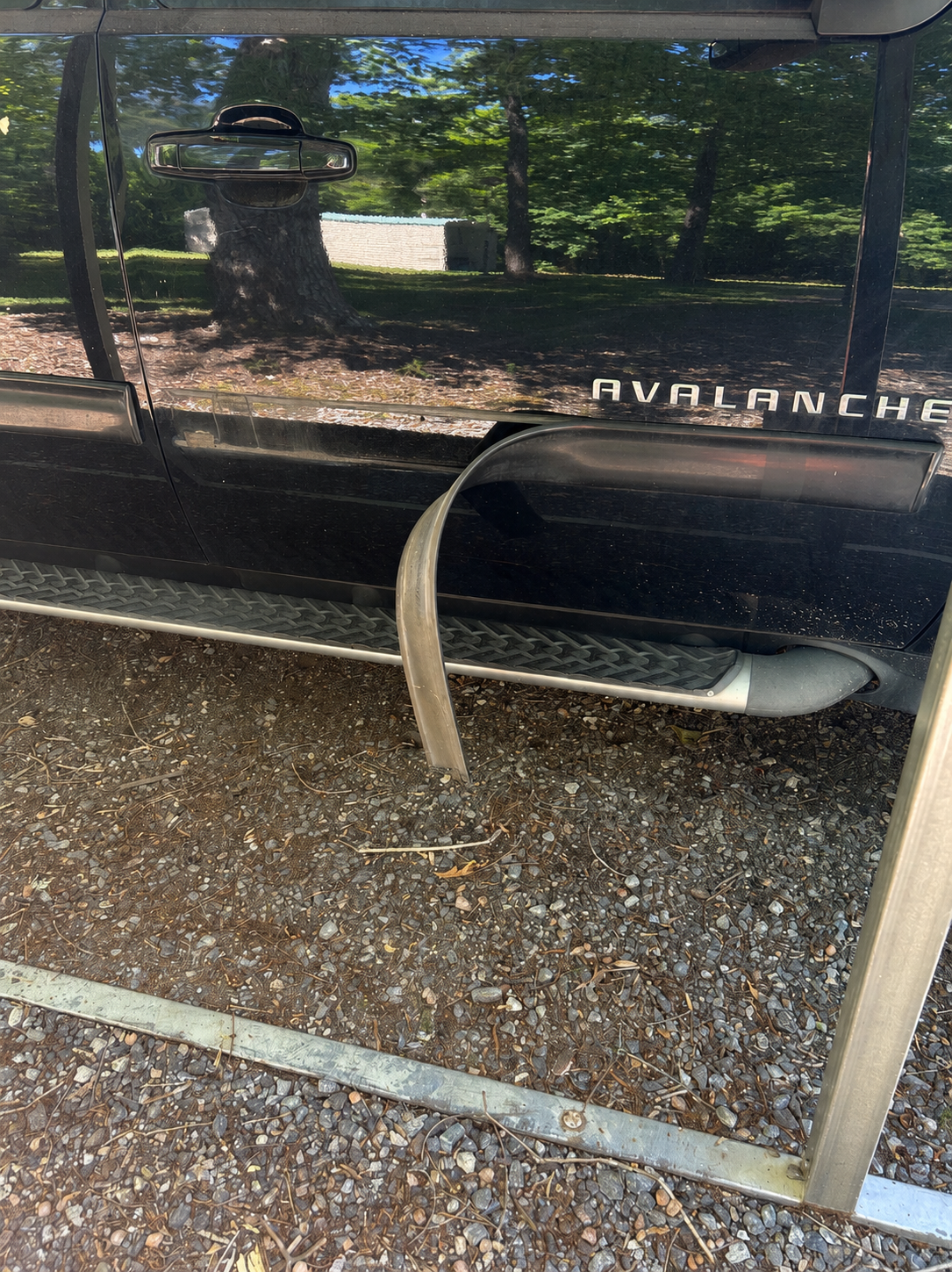 Used 2013 Chevrolet Avalanche LT w/ Suspension Package, Off-Road AWD/4WD image 13