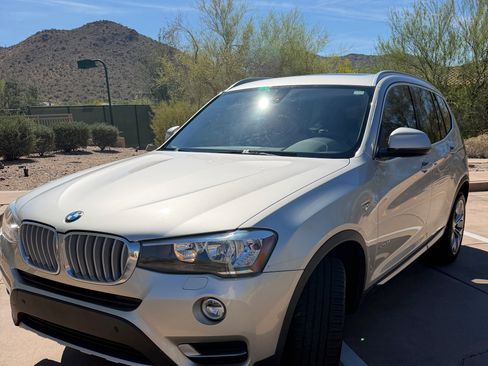 Used 2017 BMW X3 sDrive28i image 2