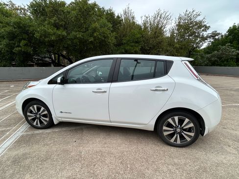 Used 2015 Nissan Leaf SL w/ Premium Package image 1