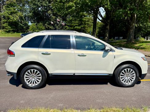 Used 2013 Lincoln MKX FWD w/ Wood Pkg image 4