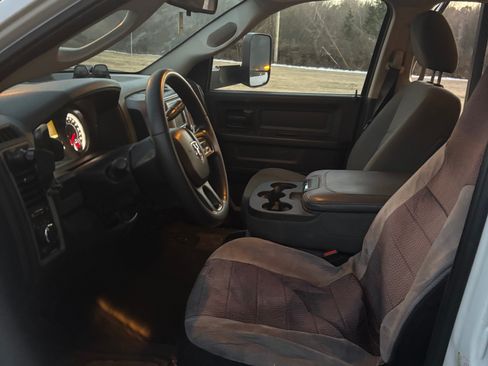 Used 2015 RAM 2500 Tradesman w/ Chrome Appearance Group image 6