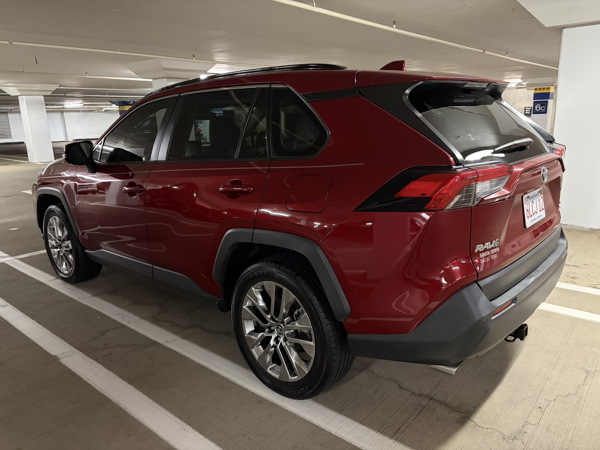 Used 2020 Toyota RAV4 XLE Premium AWD/4WD image 6