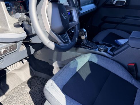 Used 2025 Ford Bronco Big Bend image 14