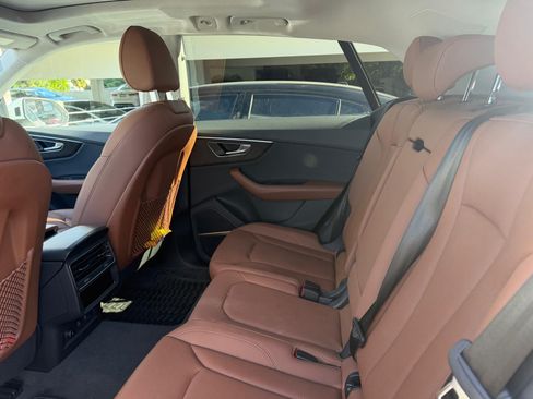 Used 2022 Audi Q8 Premium Plus w/ Premium Plus Package image 6