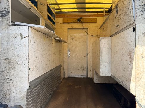 Used 2014 Chevrolet Express 3500 image 4