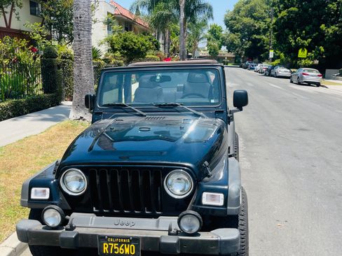 Used 2004 Jeep Wrangler 4WD w/ Dual Top Group image 11