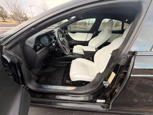 Used 2018 Tesla Model S 100D image 17