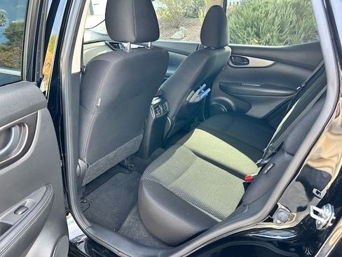 Used 2020 Nissan Rogue Sport S image 12