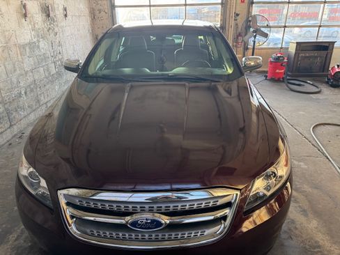 Used 2011 Ford Taurus Limited w/ 301A Rapid Spec Order Code image 9