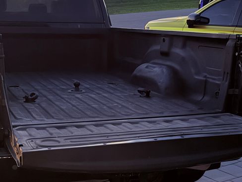 Used 2018 RAM 3500 Tradesman w/ Chrome Appearance Group image 5