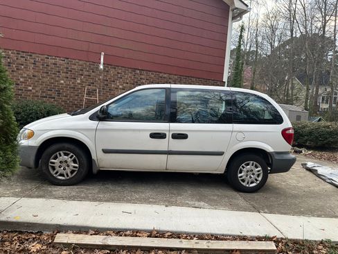 Used 2007 Dodge Caravan SE w/ Popular Equipment Group I image 2