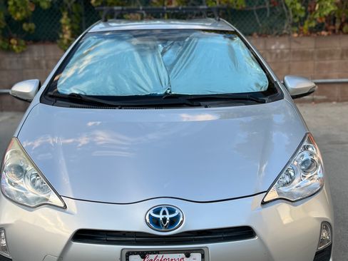 Used 2014 Toyota Prius C One image 1