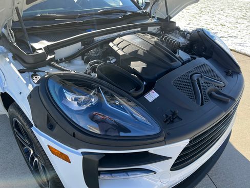 Used 2021 Porsche Macan S image 16