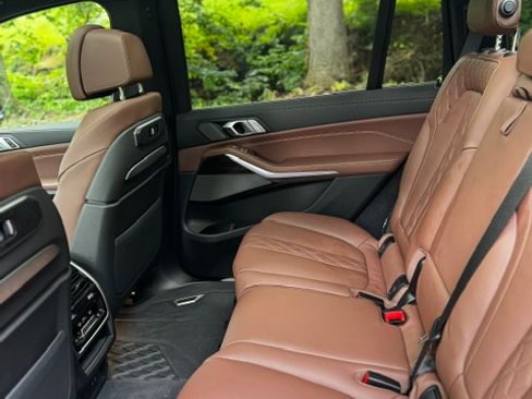 Used 2025 BMW X7 xDrive40i AWD/4WD image 13