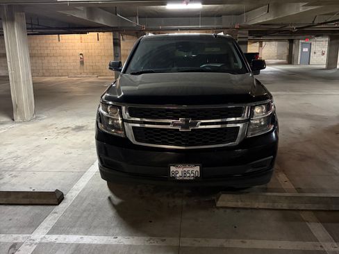 Used 2020 Chevrolet Suburban LT RWD image 6