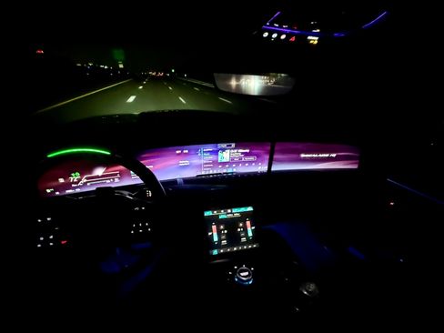 Used 2025 Cadillac Escalade IQ Sport 1 w/ LPO, ONYX Package image 9