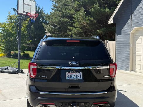 Used 2019 Ford Explorer Limited w/ Class III Trailer Tow Package AWD/4WD image 5