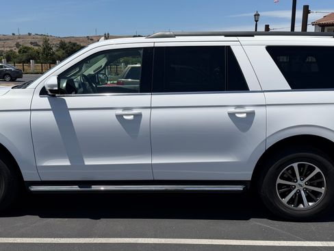 Used 2019 Ford Expedition Max XLT w/ Equipment Group 202A RWD image 5