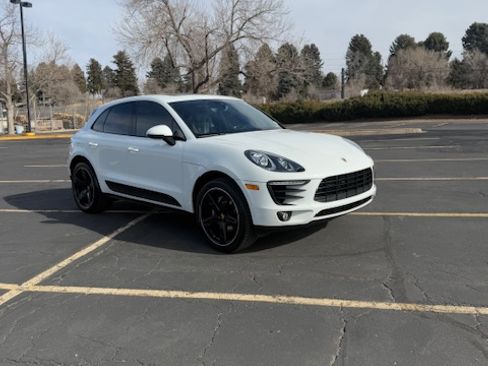 Used 2018 Porsche Macan S image 2