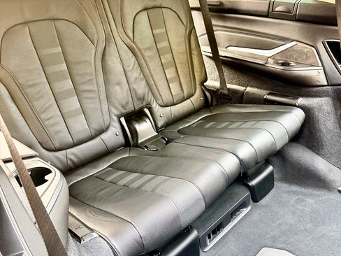 Used 2019 BMW X7 xDrive50i w/ Premium Package image 2