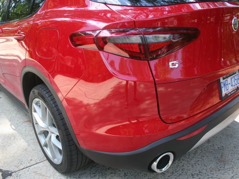 Used 2018 Alfa Romeo Stelvio Ti Sport AWD/4WD image 25
