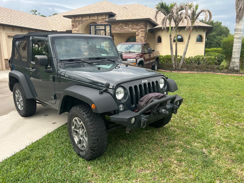 Used 2016 Jeep Wrangler Sport w/ Quick Order Package 23S AWD/4WD image 2