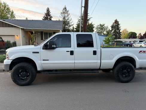 Used 2007 Ford F250 XLT AWD/4WD image 2